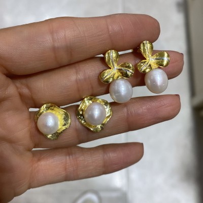  - Carmen Pearl Earrings (1)