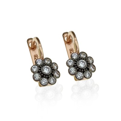 Flower Pattern Diamond Mounting Earrings